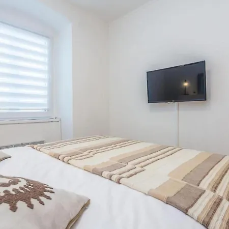 Sabo - Two Bedroom Near Centar *